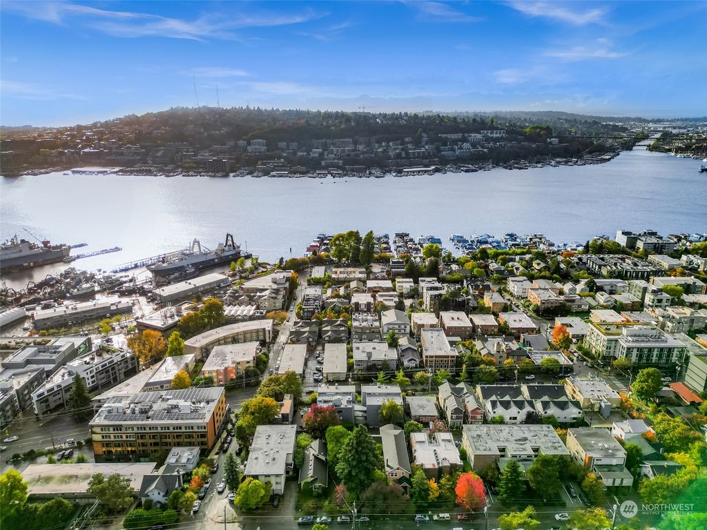 Photo of 2012 Eastlake Avenue E #301, Seattle, WA 98102 (MLS # 2172107)