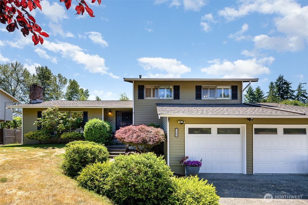 Photo of 13605 SE 233rd Street, Kent, WA 98042 (MLS # 2391209)