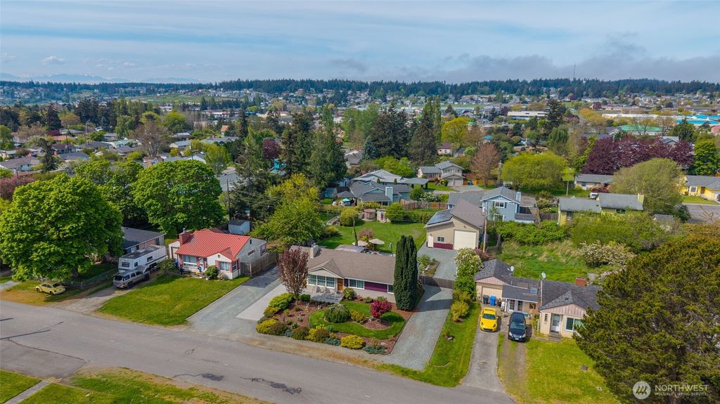 Photo of 347 SE Glencoe Street, Oak Harbor, WA 98277 (MLS # 2516470)