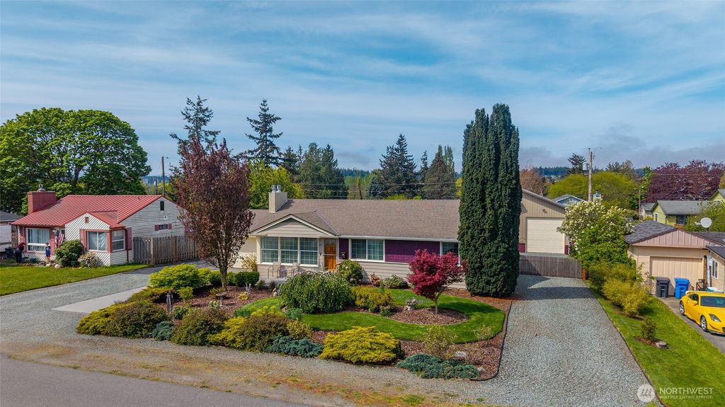 Photo of 347 SE Glencoe Street, Oak Harbor, WA 98277 (MLS # 2516470)