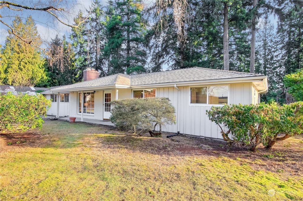 Photo of 14704 27th Avenue NE, Shoreline, WA 98155 (MLS # 2192305)
