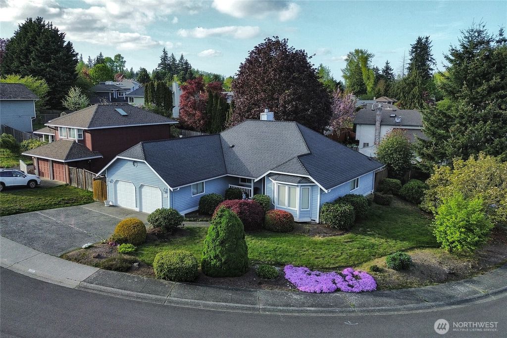 Photo of 721 151st Street SW, Lynnwood, WA 98087 (MLS # 2368336)