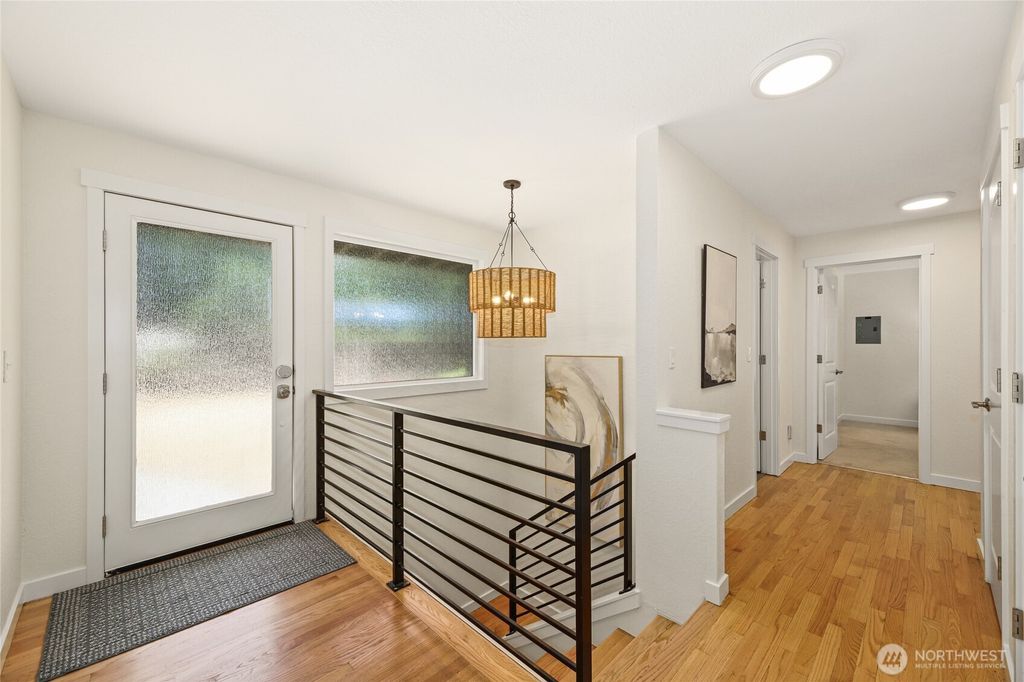 Photo of 10032 35th Avenue NE, Seattle, WA 98125 (MLS # 2404617)