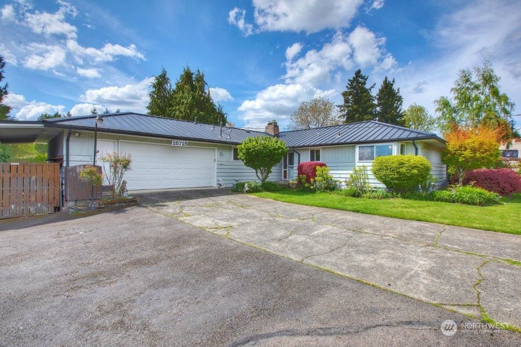 Photo of 25725 135th Place SE, Kent, WA 98042 (MLS # 2066888)