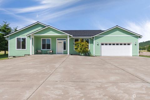 A home in Cathlamet