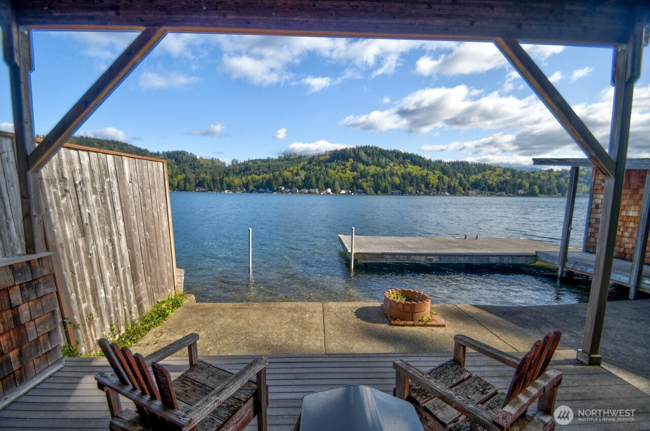 2225 Summit Lake Shore Road NW