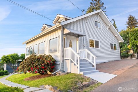 Photo of 420 Renton Avenue S, Renton, WA 98057 (MLS # 2373338)
