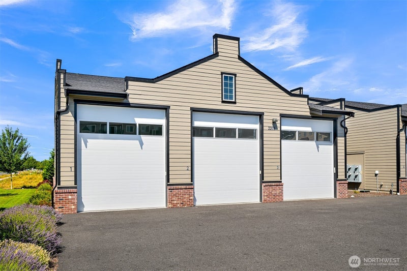 2203 Mercedes Drive 1