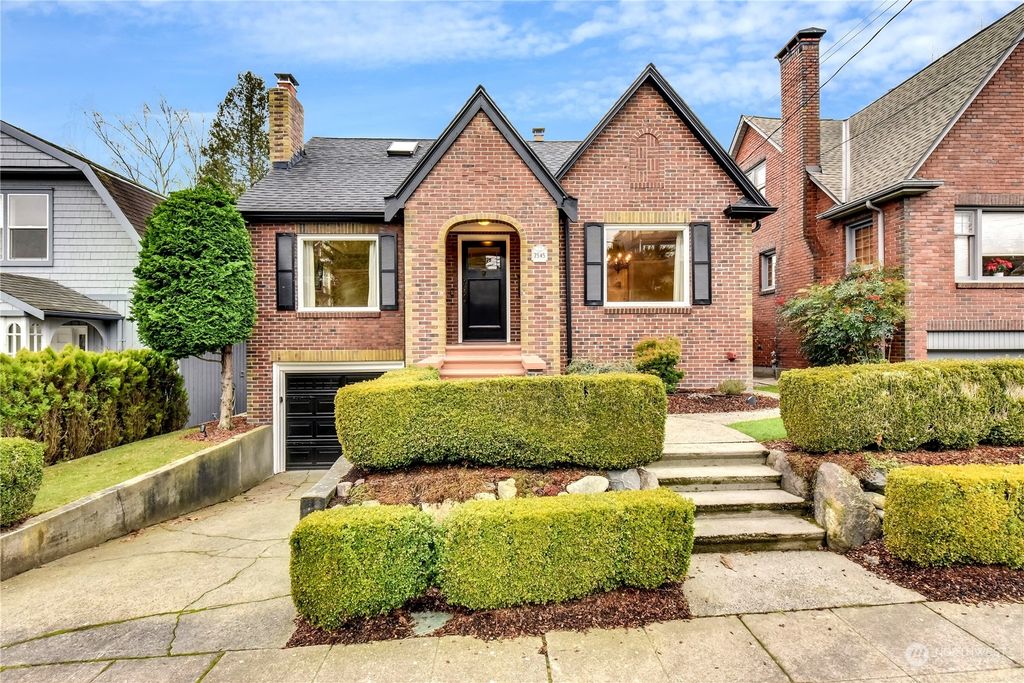 Photo of 7545 1st Avenue NE, Seattle, WA 98115 (MLS # 2221616)