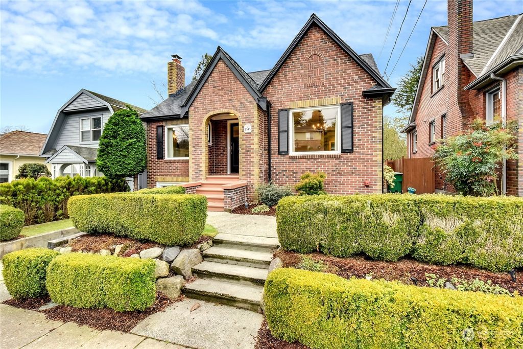 Photo of 7545 1st Avenue NE, Seattle, WA 98115 (MLS # 2221616)