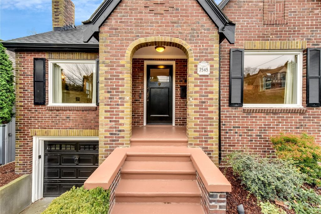 Photo of 7545 1st Avenue NE, Seattle, WA 98115 (MLS # 2221616)