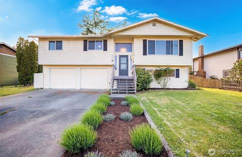 Photo of 587 NW Fairhaven Drive, Oak Harbor, WA 98277 (MLS # 2492332)