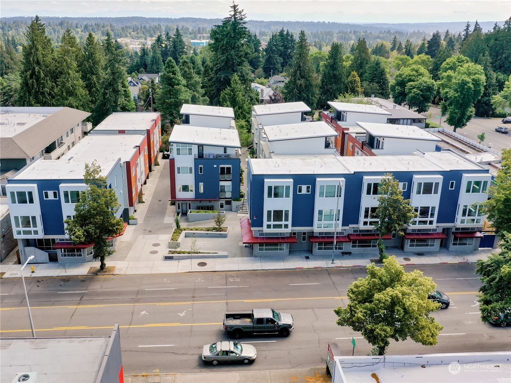 Photo of 12510 15th Avenue NE #J, Seattle, WA 98125 (MLS # 1936543)