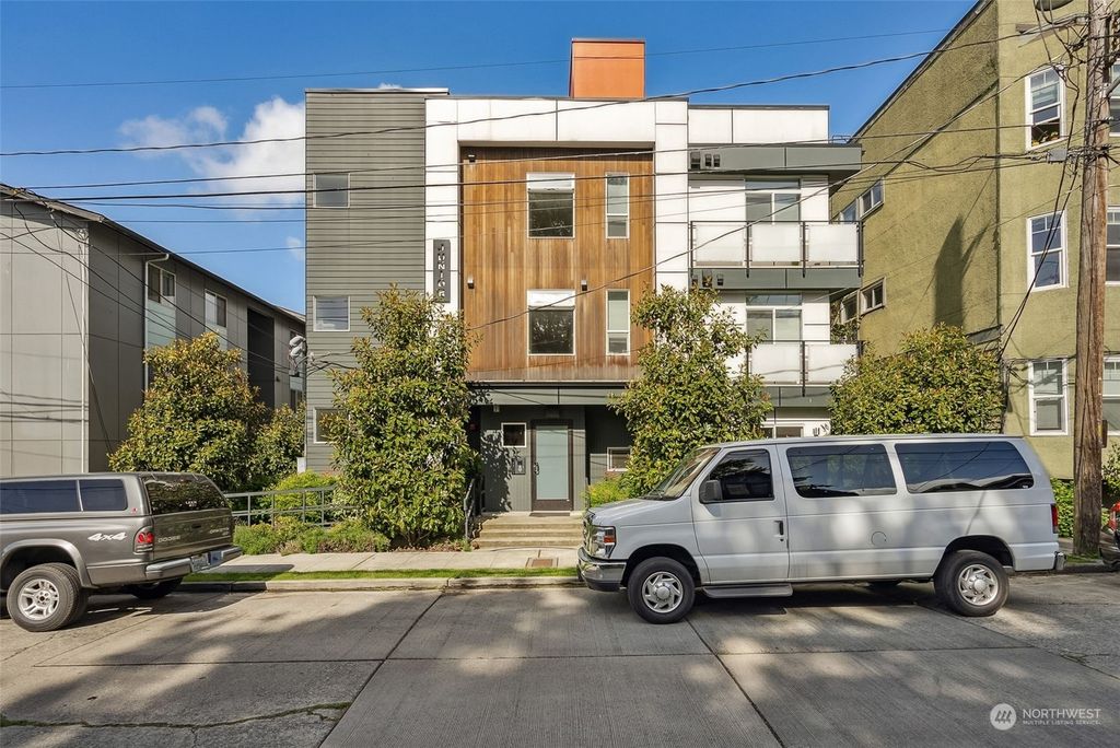Photo of 507 22nd Avenue, Seattle, WA 98122 (MLS # 2288388)