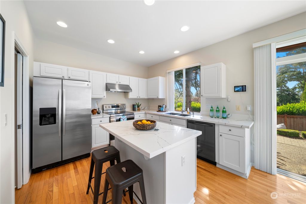 Photo of 487 Hoquiam Place NE, Renton, WA 98059 (MLS # 2251378)