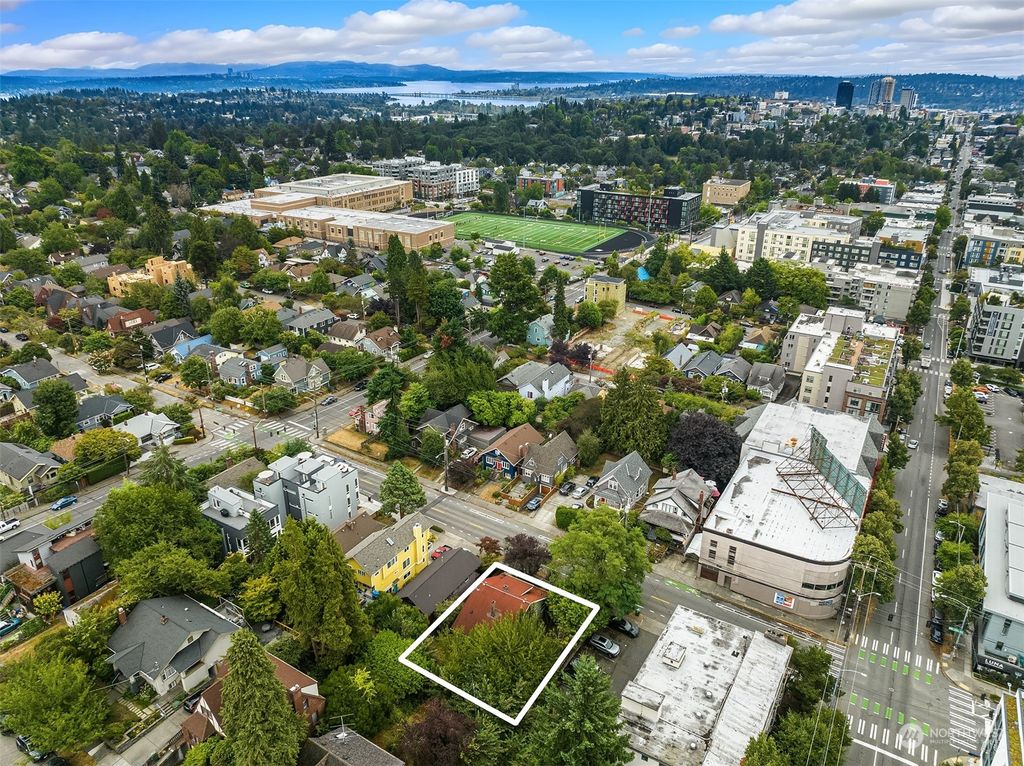 Photo of 1012 NE 70th Street, Seattle, WA 98115 (MLS # 2153286)