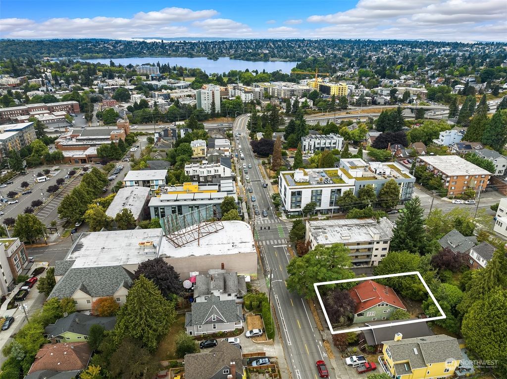 Photo of 1012 NE 70th Street, Seattle, WA 98115 (MLS # 2153286)