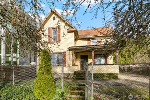 Photo of 3226 S Edmunds Street, Seattle, WA 98118 (MLS # 2501551)