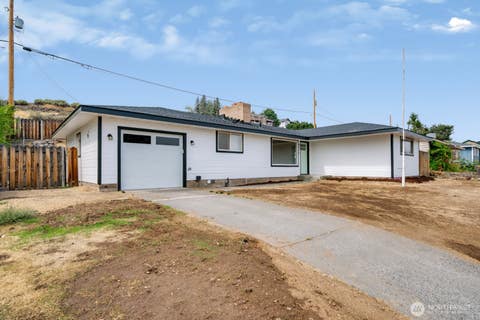 Photo of 401 Patrick Road, Ephrata, WA 98823 (MLS # 2568226)