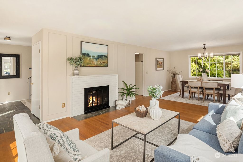 Photo of 12312 SE 42nd Street, Bellevue, WA 98006 (MLS # 2164386)
