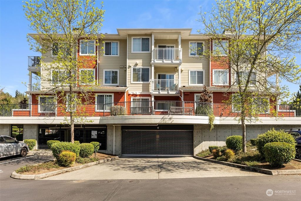 Photo of 517 225th Lane NE #E305, Sammamish, WA 98074 (MLS # 2064375)