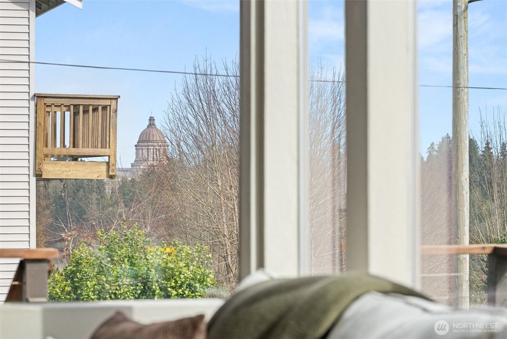 Photo of 809 N 6th Avenue SW, Tumwater, WA 98512 (MLS # 2494015)