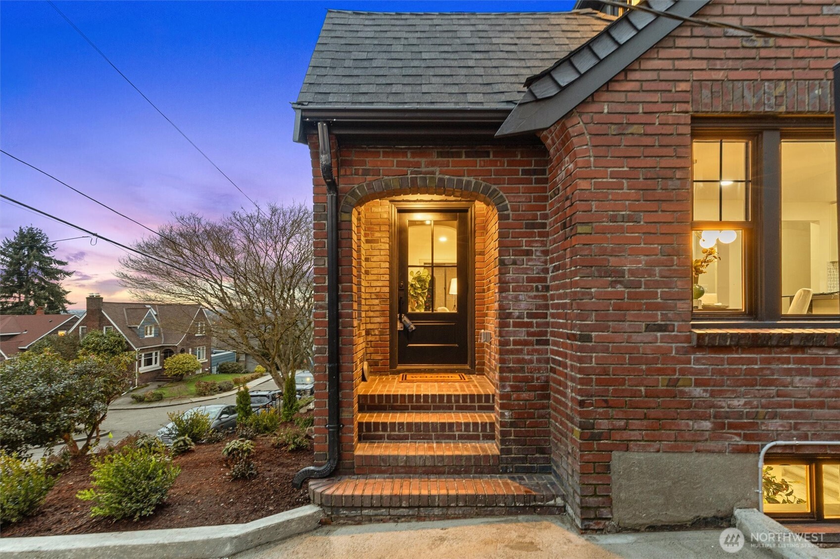 2512 Nob Hill Avenue N