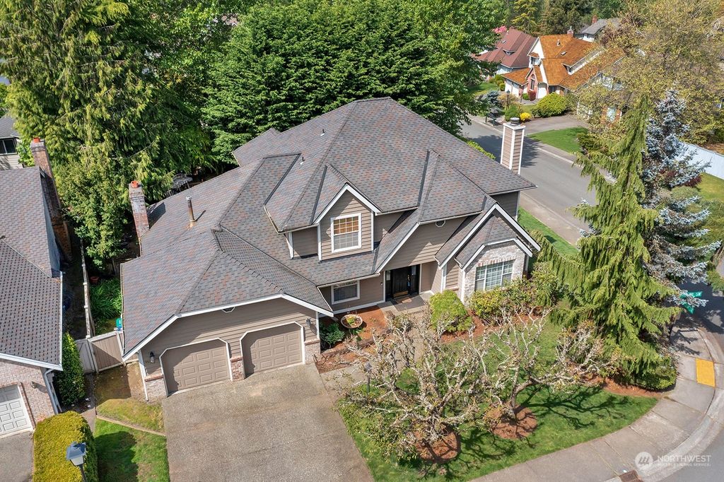 Photo of 33103 11th Avenue SW, Federal Way, WA 98023 (MLS # 2232726)