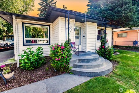 Photo of 1107 S 4th Street, Dayton, WA 99328 (MLS # 2393137)