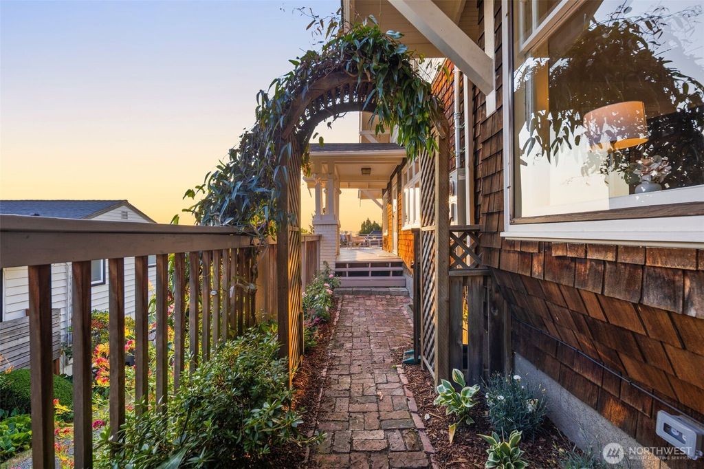 Photo of 2513 11th Avenue W, Seattle, WA 98119 (MLS # 2438031)