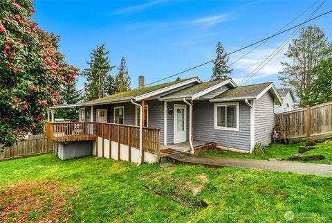 Photo of 3215 19th Street, Everett, WA 98201 (MLS # 2496806)