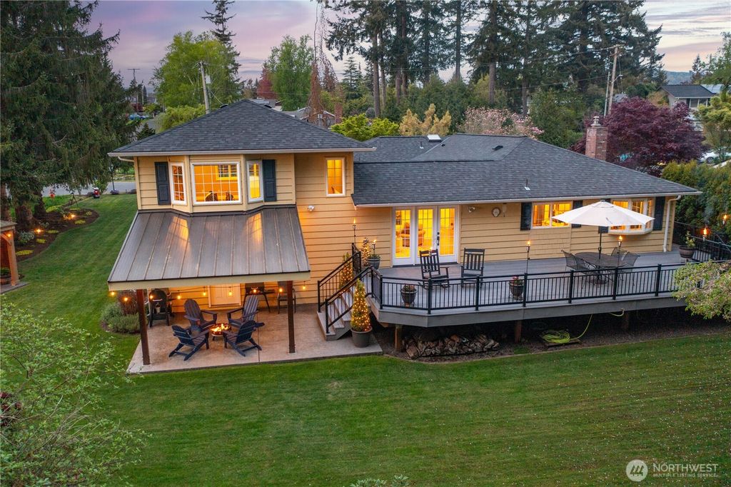 Photo of 1943 Lake Crest Drive, Bellingham, WA 98229 (MLS # 2514611)