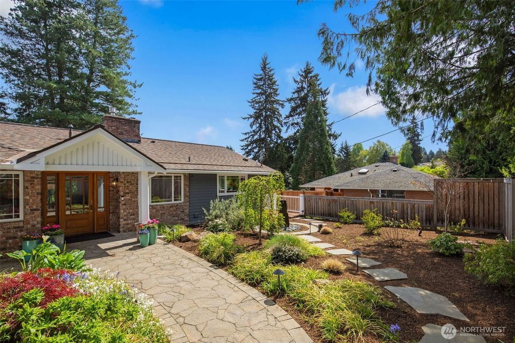 Photo of 16526 37th Avenue NE, Lake Forest Park, WA 98155 (MLS # 2513481)