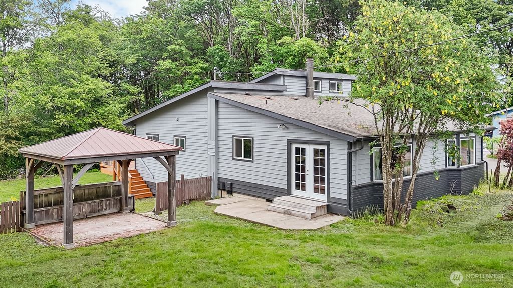 Photo of 884 Fairmount Avenue, Shelton, WA 98584 (MLS # 2527519)
