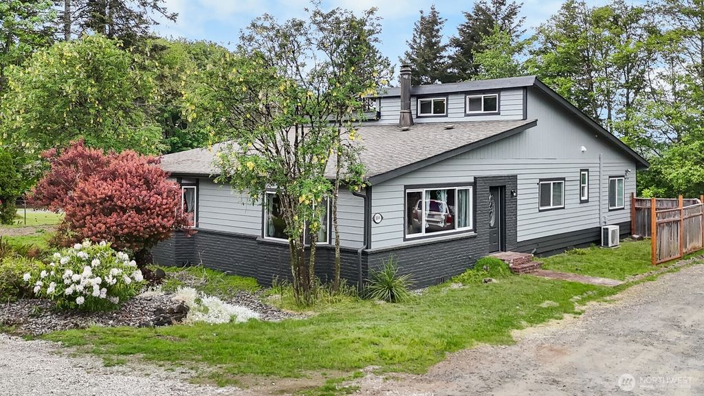 Photo of 884 Fairmount Avenue, Shelton, WA 98584 (MLS # 2527519)