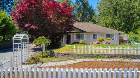 Photo of 245 Shady Glen Avenue, Point Roberts, WA 98281 (MLS # 2380973)