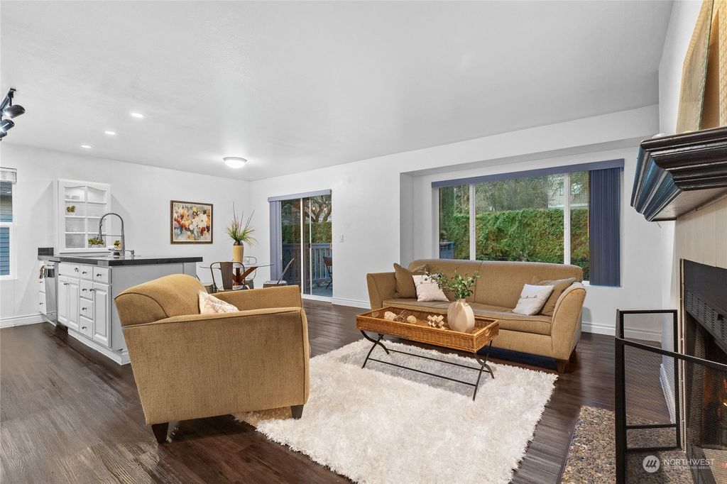 Photo of 925 5th Avenue #D3, Kirkland, WA 98033 (MLS # 2313831)