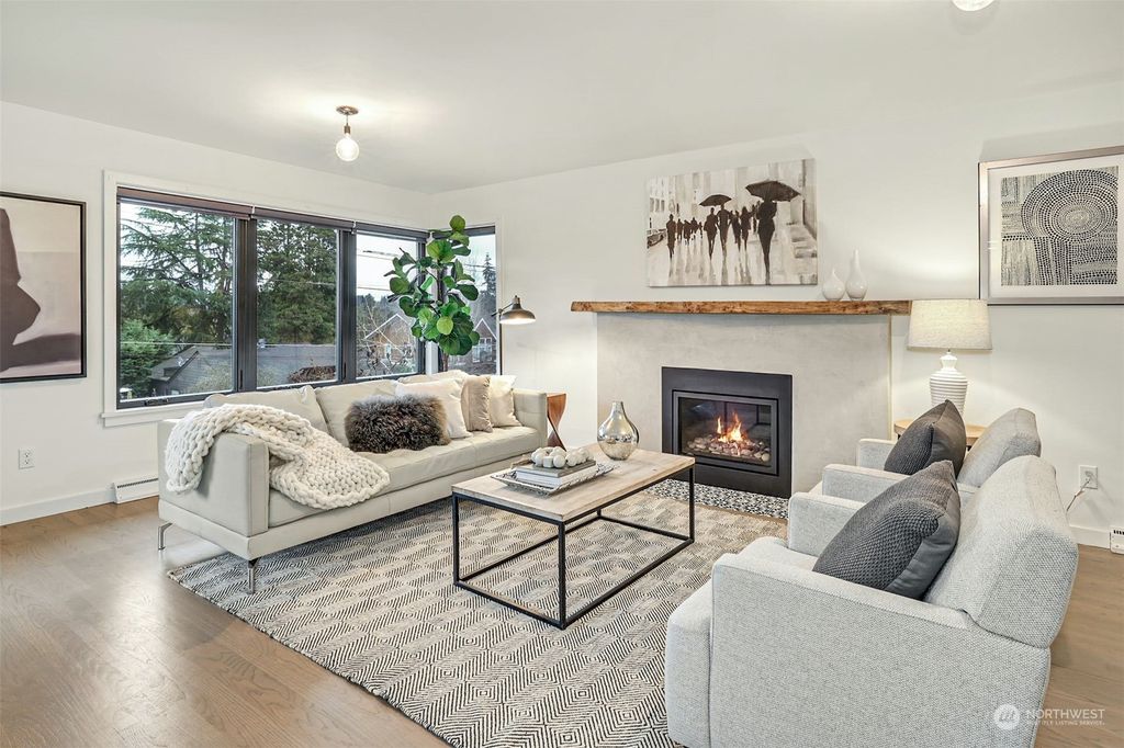 Photo of 5755 38th Avenue NE, Seattle, WA 98105 (MLS # 2028211)