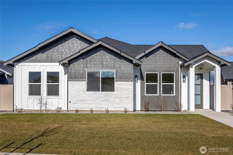 Photo of 910 Racine Springs Drive, Wenatchee, WA 98801 (MLS # 2477677)