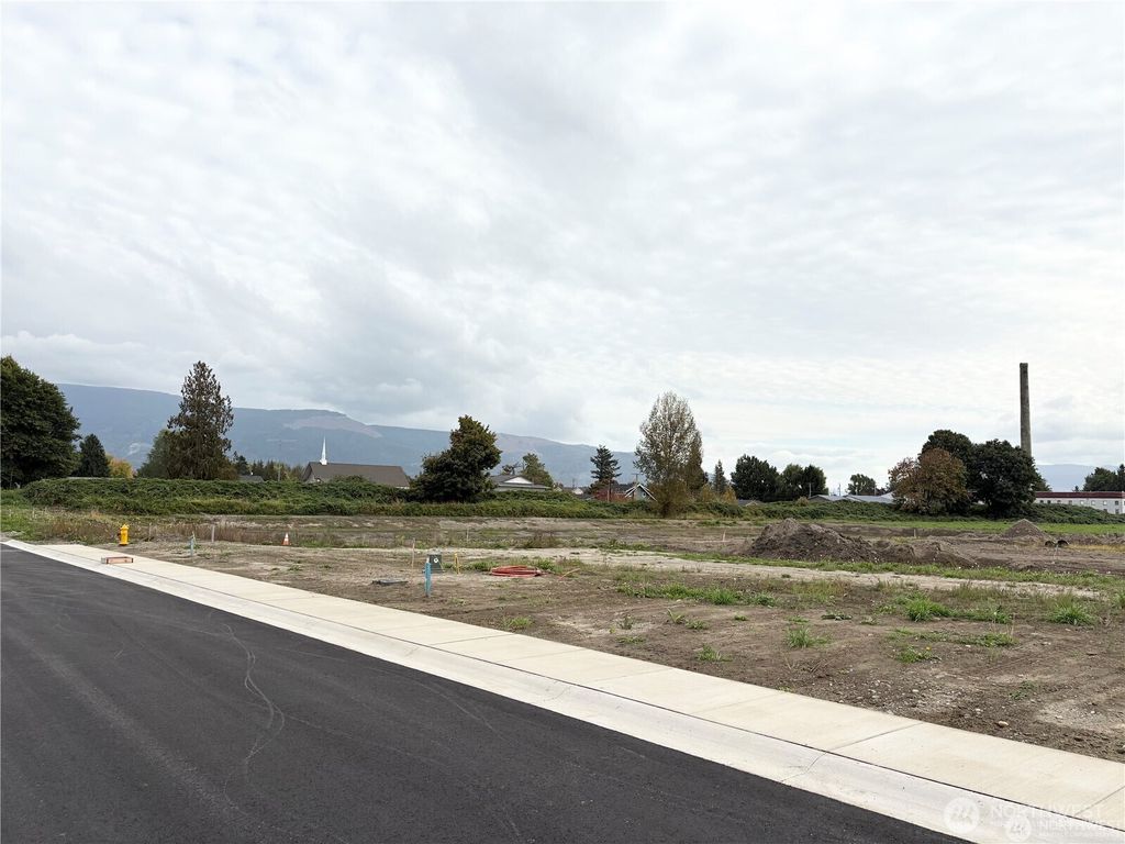 Photo of 416 W 4th Street, Everson, WA 98247 (MLS # 2481045)