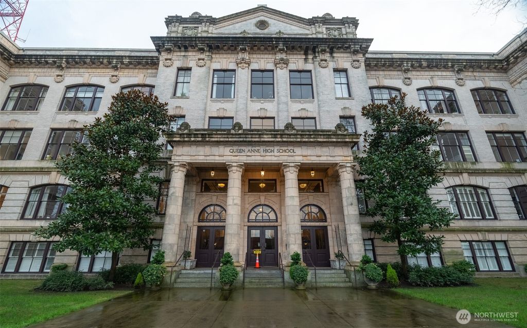 Photo of 201 Galer Street #223, Seattle, WA 98109 (MLS # 2475538)