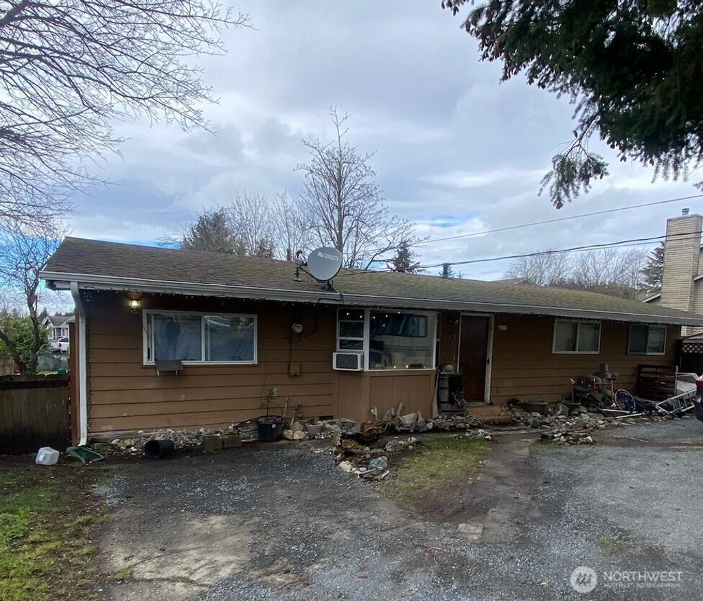Photo of 769 Field Avenue NE, Renton, WA 98059 (MLS # 2406808)