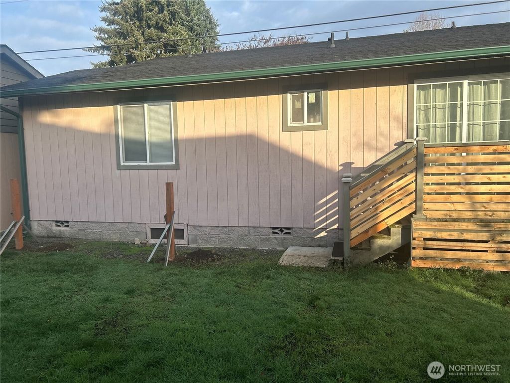 Photo of 1025 E Street, Centralia, WA 98531 (MLS # 2459433)