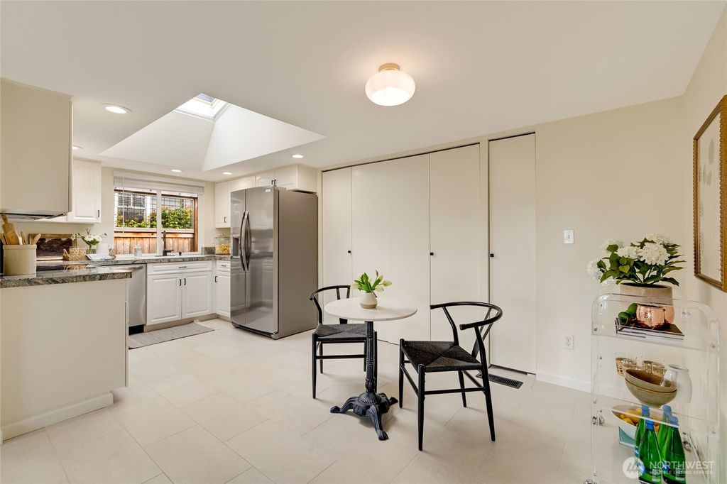 Photo of 13229 116th Place NE, Kirkland, WA 98034 (MLS # 2363379)