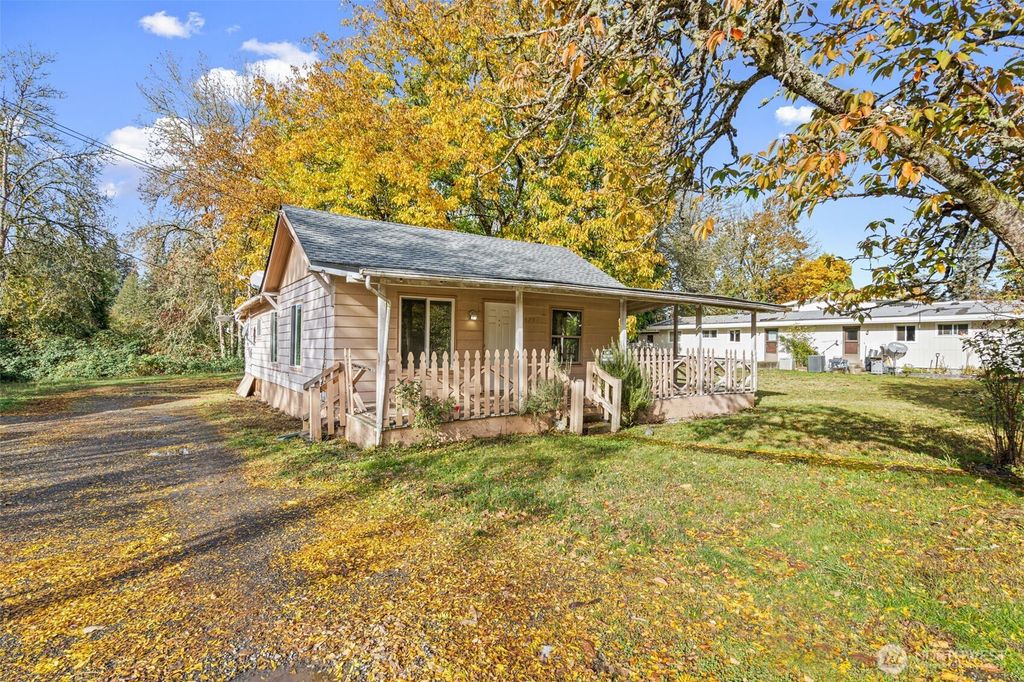 Photo of 623 Jefferson Street, Centralia, WA 98531 (MLS # 2448923)