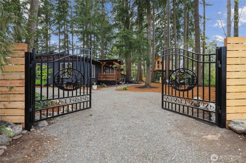 Photo of 31001 38th AVE Ave S, Auburn, WA 98001 (MLS # 2335826)