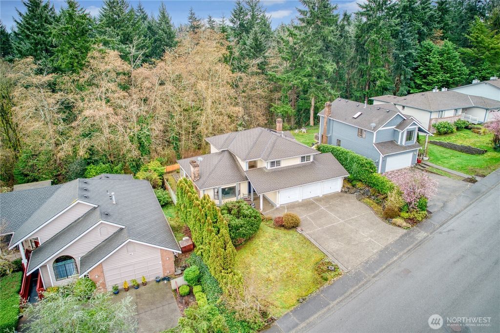 Photo of 32026 11th Avenue SW, Federal Way, WA 98023 (MLS # 2491356)