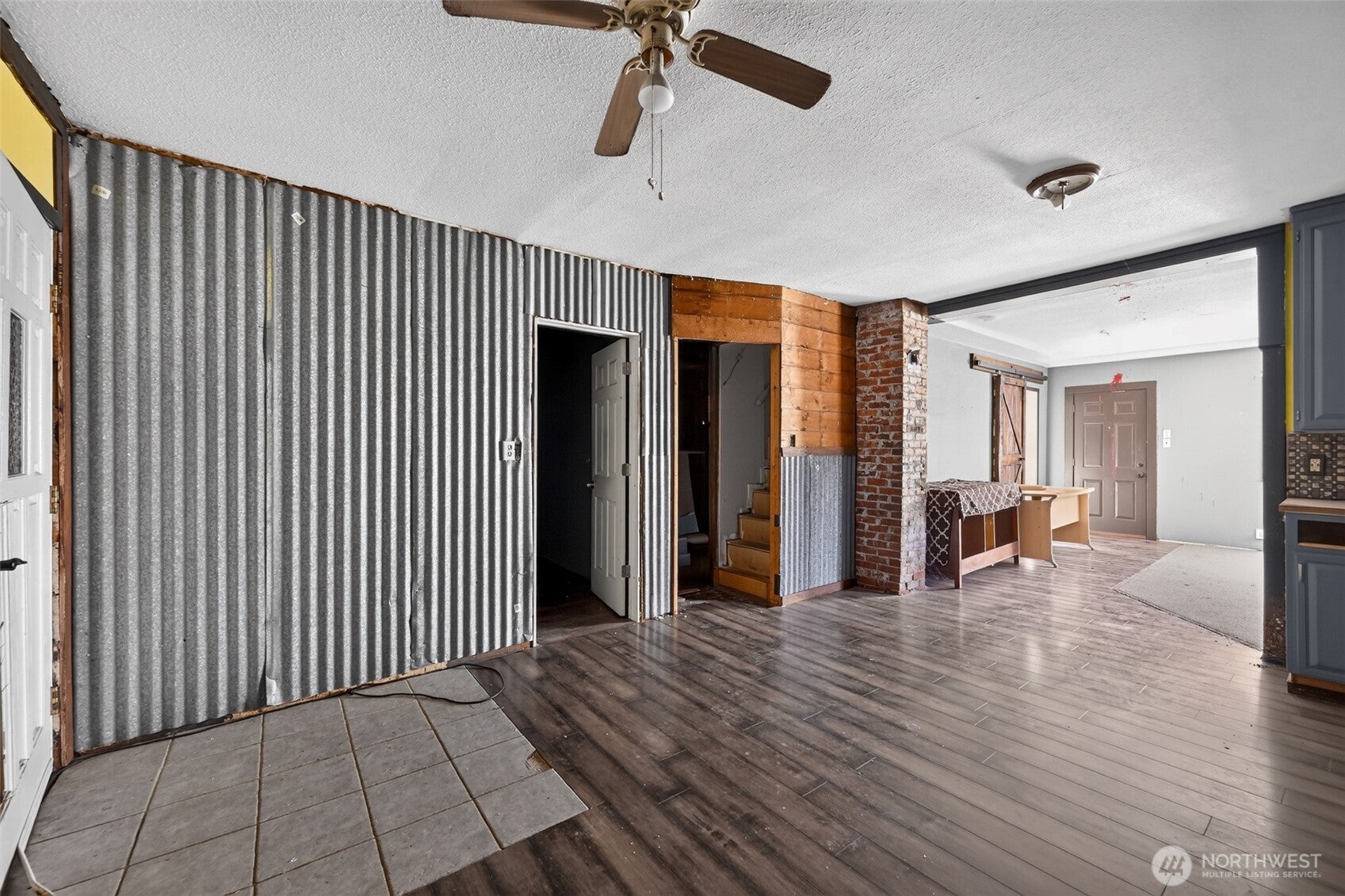 9305 Golden Given Road E