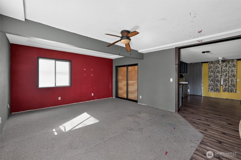 9305 Golden Given Road E