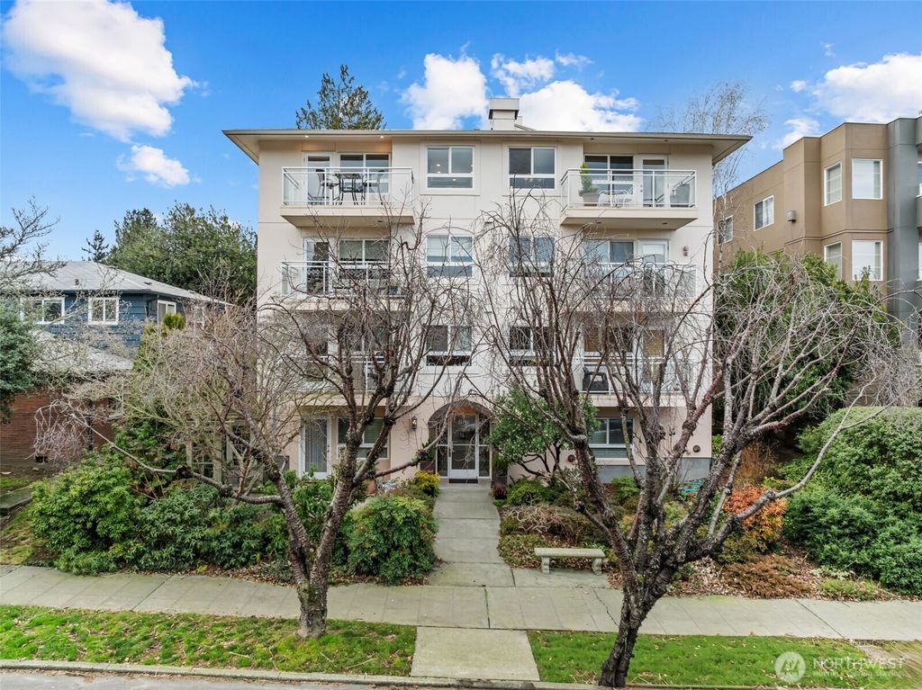 Photo of 1527 California Avenue SW #401, Seattle, WA 98116 (MLS # 2469674)